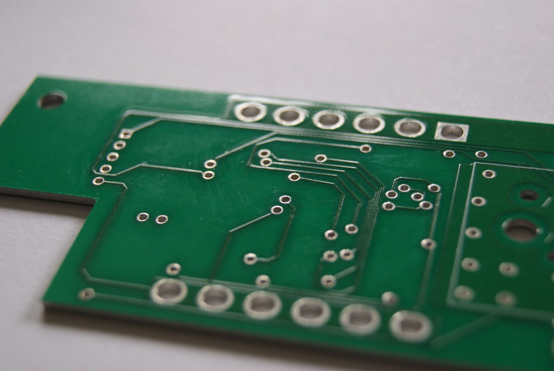 0.5/1/2/3/5/8 W তাপ পরিবাহিতা IMS PCB সাদা সিল্কস্ক্রিন এবং ISO 9001 2015 সার্টিফিকেশন সহ